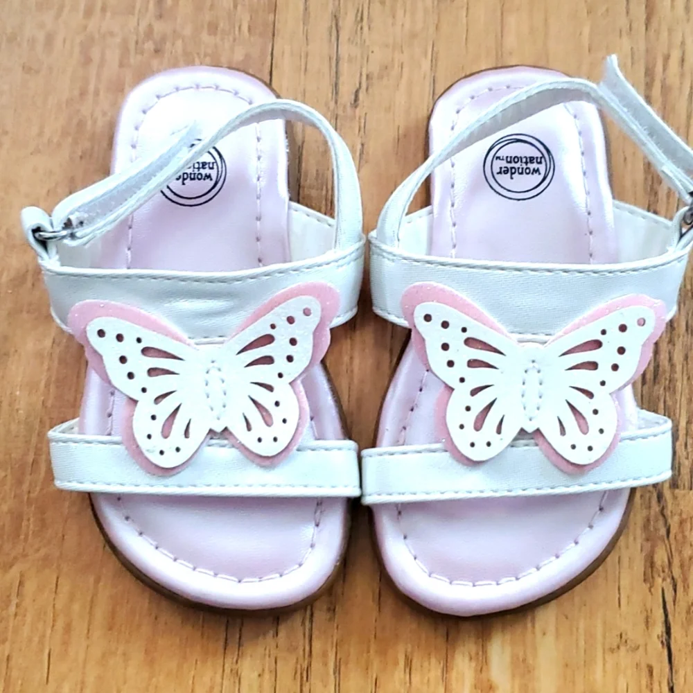 Wonder Nation butterfly‎ sandals white and pink